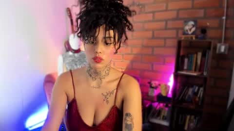 Snapshot of lucyklumm chatting on December 2024 12:07:01 AM MALAMOR online show from December 2024 12:07:01 AM