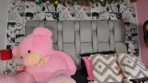 Snapshot of lucyrosse_ chatting on April 2026 11:18:02 AM Lucy online show from April 2026 11:18:02 AM