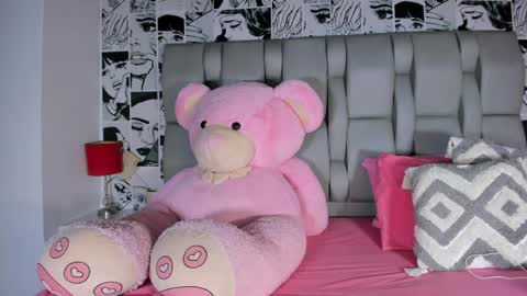 Snapshot of lucyrosse_ chatting on April 2026 11:18:02 AM Lucy online show from April 2026 11:18:02 AM