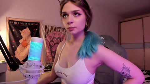 Snapshot of lucysbrain chatting on January 2025 02:53:01 AM Lucy online show from January 2025 02:53:01 AM