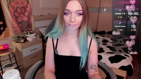 Snapshot of lucysbrain chatting on January 2025 11:53:02 PM Lucy online show from January 2025 11:53:02 PM