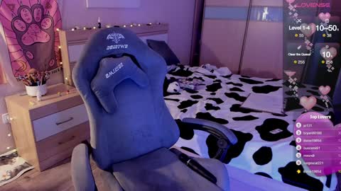 Snapshot of lucysbrain chatting on January 2025 08:23:02 PM Lucy online show from January 2025 08:23:02 PM