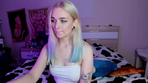 Snapshot of lucysbrain chatting on March 2025 01:58:02 AM Lucy online show from March 2025 01:58:02 AM