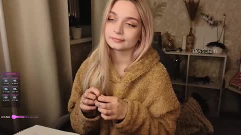 Snapshot of lucysbrain chatting on September 2025 06:51:01 PM Lucy online show from September 2025 06:51:01 PM