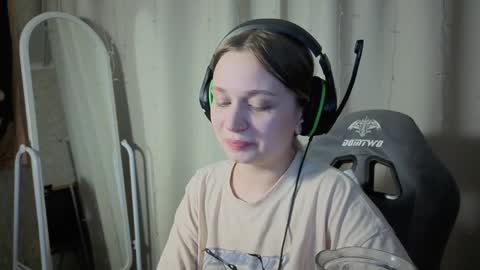 Snapshot of lucysbrain chatting on April 2026 08:02:02 PM Lucy online show from April 2026 08:02:02 PM