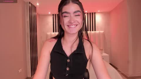 Lucy online show from November 2025 08:52:02 PM