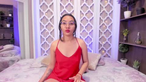 Lucy Liiu online show from January 2025 03:03:01 PM