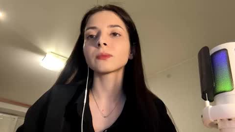 Snapshot of ludivinablice chatting on March 2026 04:21:02 PM Mika online show from March 2026 04:21:02 PM