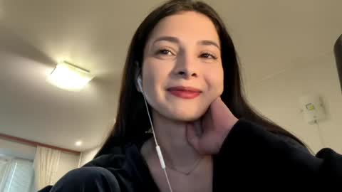 Snapshot of ludivinablice chatting on March 2026 01:27:01 PM Mika online show from March 2026 01:27:01 PM