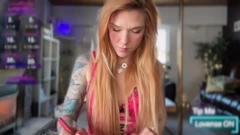 Luubeam             INSTA luubeammm TWITTER lunaisreallycu1 online show from January 2025 06:38:01 PM