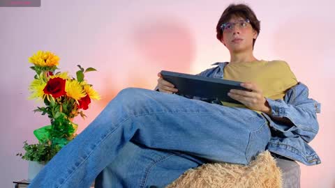 Lui online show from April 2026 03:38:01 AM