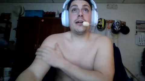 Snapshot of luis2423 chatting on February 2026 10:38:01 PM A slave to the mistress.. un esclavo para las amas dominantes. online show from February 2026 10:38:01 PM