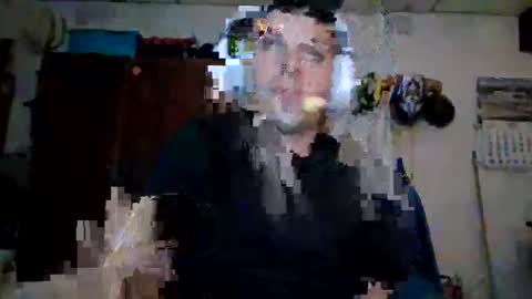 Snapshot of luis2423 chatting on March 2026 07:39:01 PM A slave to the mistress.. un esclavo para las amas dominantes. online show from March 2026 07:39:01 PM