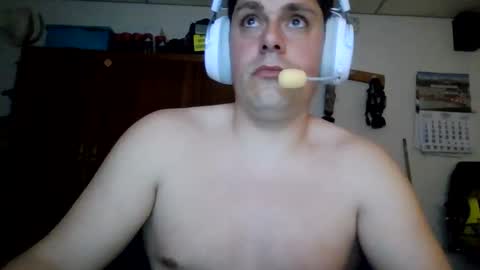 Snapshot of luis2423 chatting on April 2026 01:20:02 AM A slave to the mistress.. un esclavo para las amas dominantes. online show from April 2026 01:20:02 AM