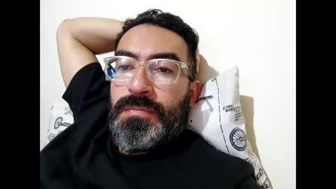 Snapshot of luis2988z chatting on December 2024 12:45:02 AM Hairyman online show from December 2024 12:45:02 AM