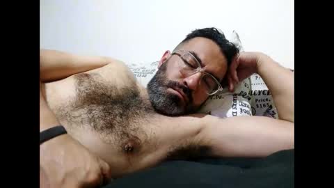 Snapshot of luis2988z chatting on December 2024 02:58:01 AM Hairyman online show from December 2024 02:58:01 AM