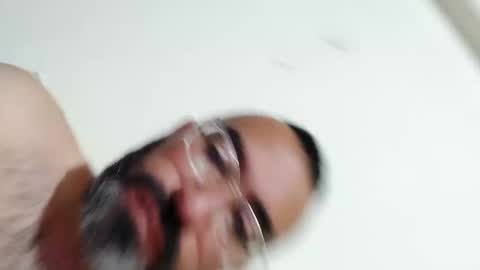 Snapshot of luis2988z chatting on January 2025 01:42:02 AM Hairyman online show from January 2025 01:42:02 AM