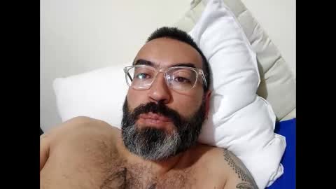 Snapshot of luis2988z chatting on January 2025 08:21:01 AM Hairyman online show from January 2025 08:21:01 AM