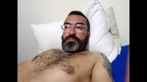 Snapshot of luis2988z chatting on January 2025 08:57:02 AM Hairyman online show from January 2025 08:57:02 AM