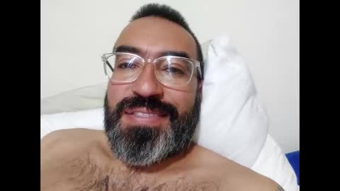 Snapshot of luis2988z chatting on January 2025 11:39:02 PM Hairyman online show from January 2025 11:39:02 PM