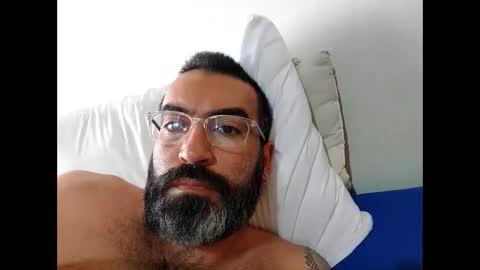 Snapshot of luis2988z chatting on February 2025 12:44:01 PM Hairyman online show from February 2025 12:44:01 PM