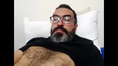 Snapshot of luis2988z chatting on March 2025 09:59:01 PM Hairyman online show from March 2025 09:59:01 PM