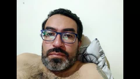 Snapshot of luis2988z chatting on September 2025 04:14:02 AM Hairyman online show from September 2025 04:14:02 AM