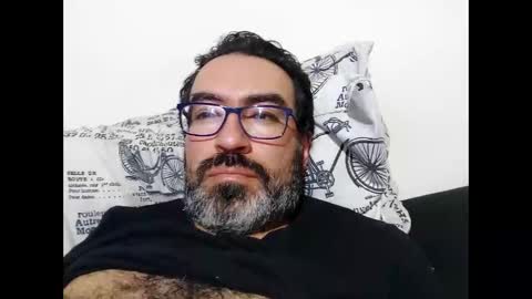 Snapshot of luis2988z chatting on September 2025 03:12:01 AM Hairyman online show from September 2025 03:12:01 AM