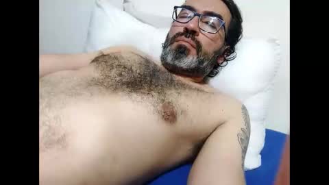 Snapshot of luis2988z chatting on March 2026 03:10:02 AM Hairyman online show from March 2026 03:10:02 AM