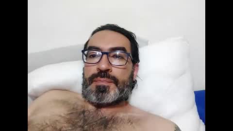 Snapshot of luis2988z chatting on March 2026 03:34:01 AM Hairyman online show from March 2026 03:34:01 AM