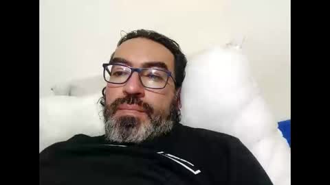 Snapshot of luis2988z chatting on April 2026 02:51:02 AM Hairyman online show from April 2026 02:51:02 AM