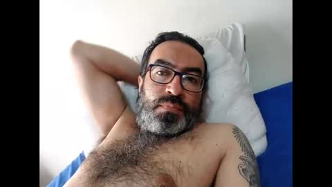 Snapshot of luis2988z chatting on May 2026 01:27:01 PM Hairyman online show from May 2026 01:27:01 PM