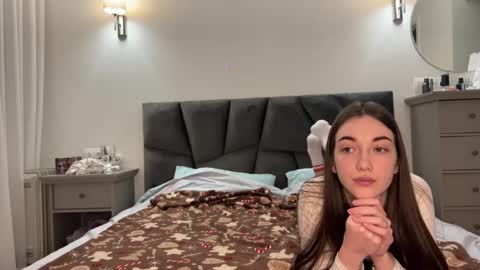 Luis and Alina online show from February 2025 09:27:02 PM