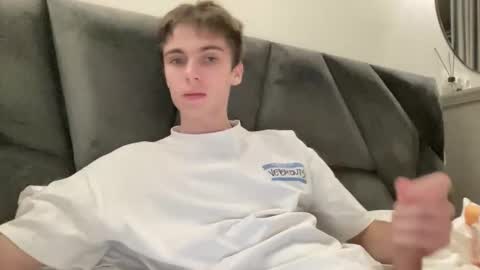 Luis online show from November 2025 11:05:01 PM