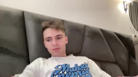 Luis online show from November 2025 08:49:02 AM