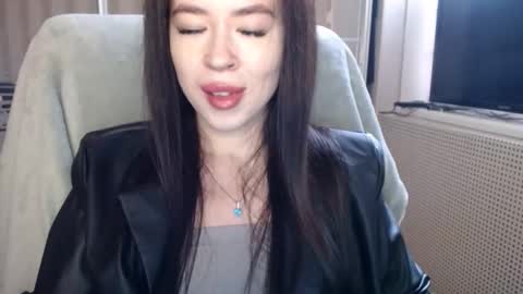 luisa lovedom online show from October 2025 09:30:02 AM