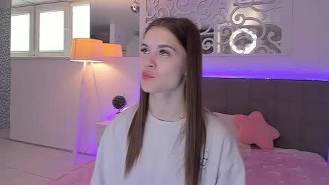 Snapshot of luisaclover chatting on April 2026 12:22:02 PM LuisaClover online show from April 2026 12:22:02 PM