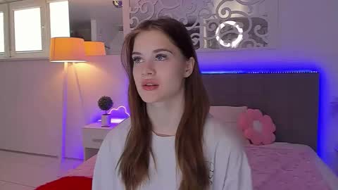 Snapshot of luisaclover chatting on May 2026 12:21:01 PM LuisaClover online show from May 2026 12:21:01 PM