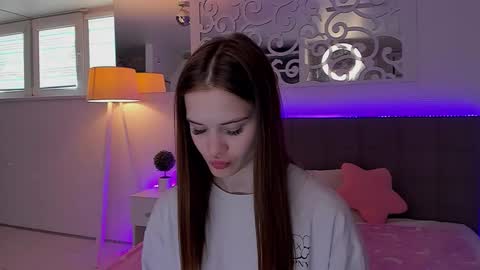 Snapshot of luisaclover chatting on May 2026 12:24:01 PM LuisaClover online show from May 2026 12:24:01 PM