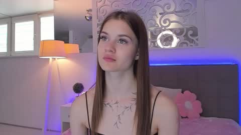 Snapshot of luisaclover chatting on May 2026 12:34:01 PM LuisaClover online show from May 2026 12:34:01 PM