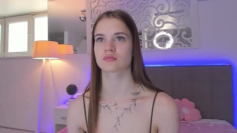 Snapshot of luisaclover chatting on May 2026 11:05:02 AM LuisaClover online show from May 2026 11:05:02 AM