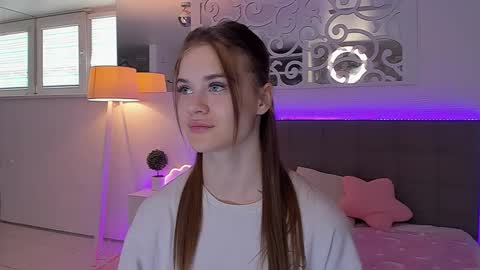 Snapshot of luisaclover chatting on May 2026 01:15:02 PM LuisaClover online show from May 2026 01:15:02 PM