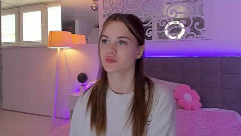 Snapshot of luisaclover chatting on May 2026 12:24:01 PM LuisaClover online show from May 2026 12:24:01 PM