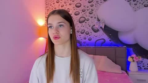 Snapshot of luisaclover chatting on May 2026 12:45:02 PM LuisaClover online show from May 2026 12:45:02 PM