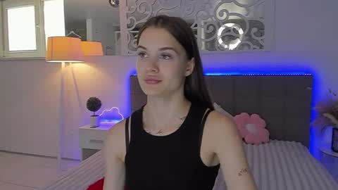 Snapshot of luisaclover chatting on July 2026 12:47:01 PM LuisaClover online show from July 2026 12:47:01 PM