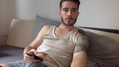 Snapshot of luisbadx chatting on January 2025 11:14:01 AM Luis Badx online show from January 2025 11:14:01 AM