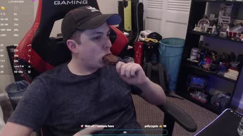 Snapshot of luisdiaztube chatting on January 2025 10:44:01 PM Luisdiaztube online show from January 2025 10:44:01 PM