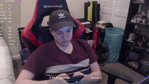 Snapshot of luisdiaztube chatting on January 2025 11:35:01 PM Luisdiaztube online show from January 2025 11:35:01 PM