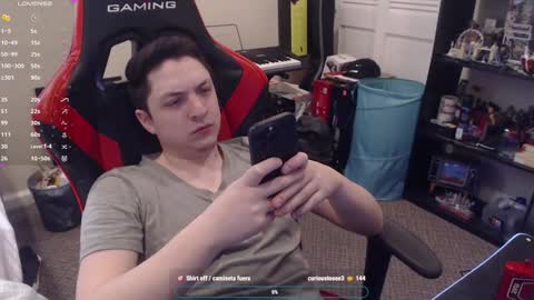 Snapshot of luisdiaztube chatting on January 2025 07:10:01 PM Luisdiaztube online show from January 2025 07:10:01 PM