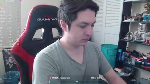 Snapshot of luisdiaztube chatting on September 2025 04:40:01 PM Luisdiaztube online show from September 2025 04:40:01 PM